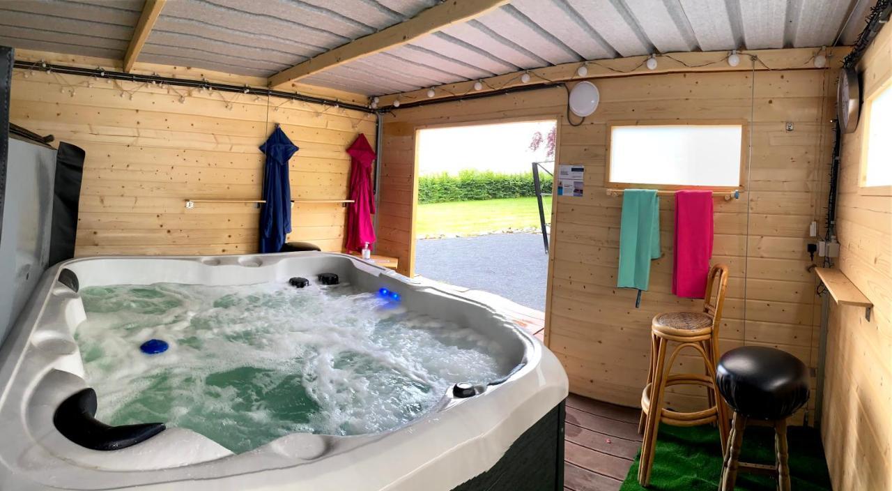 Le Chateau De Frankie Spas-Saunas Grand-Reng Екстериор снимка