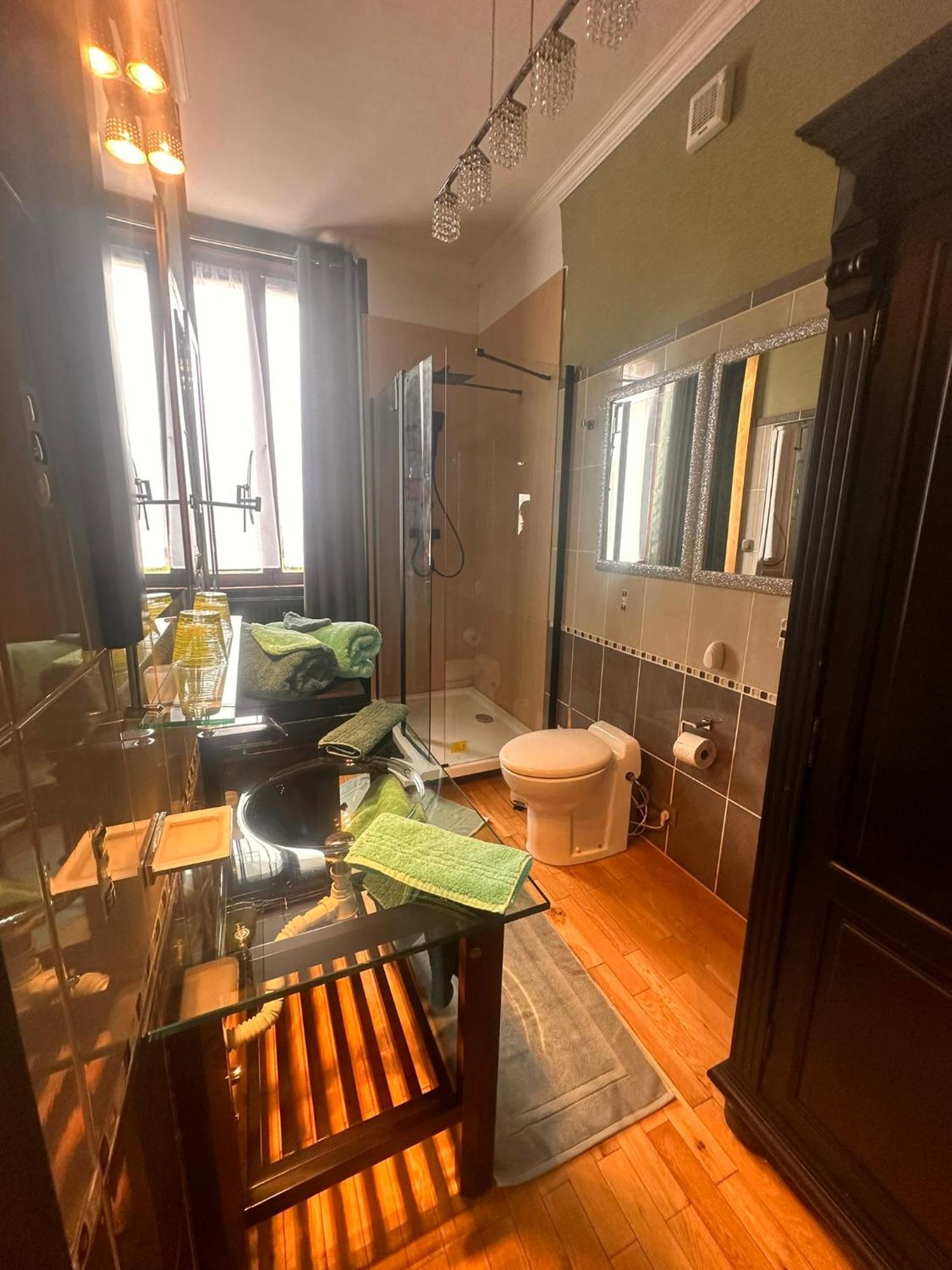 Le Chateau De Frankie Spas-Saunas Grand-Reng Екстериор снимка