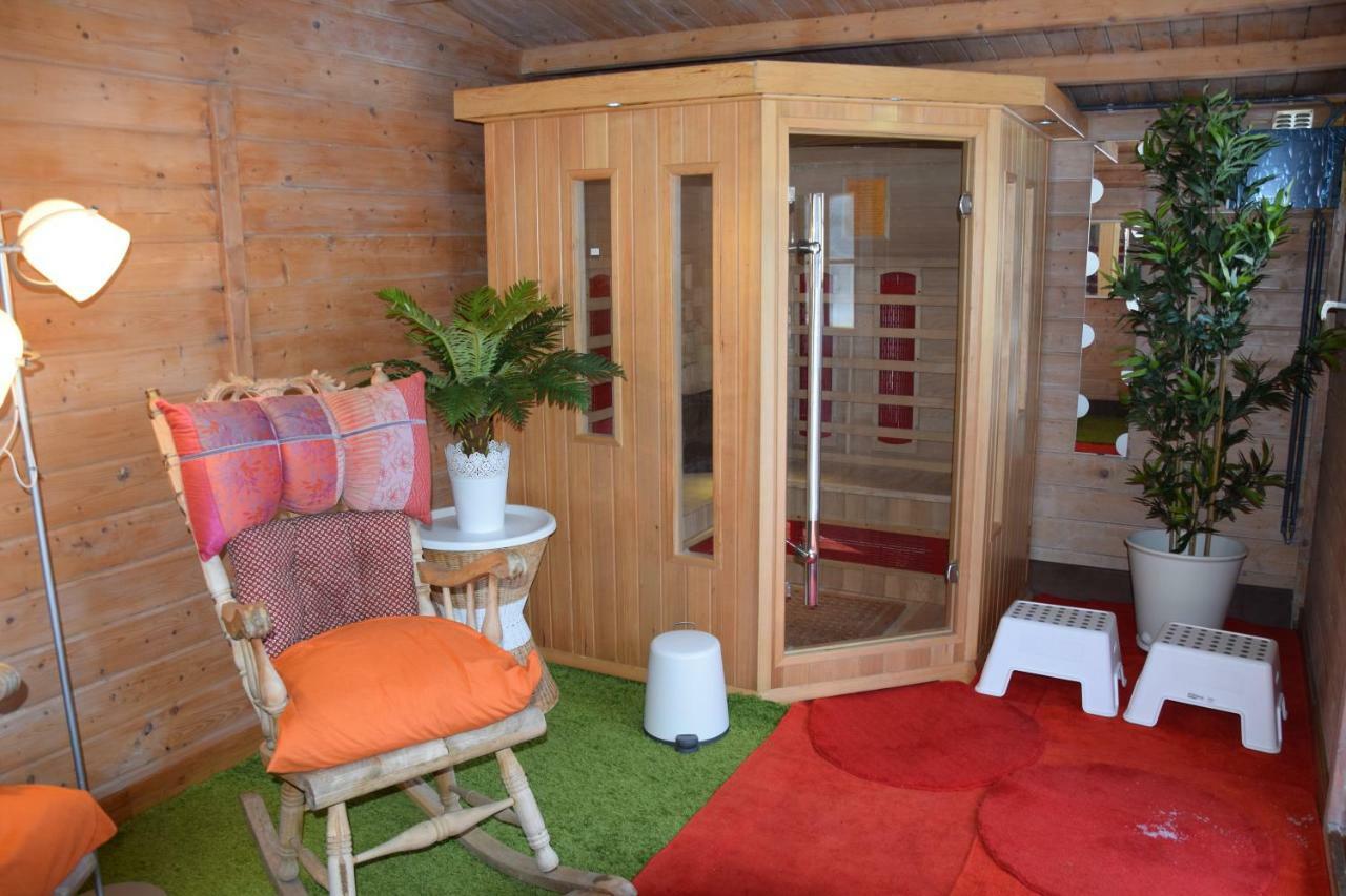 Le Chateau De Frankie Spas-Saunas Grand-Reng Екстериор снимка