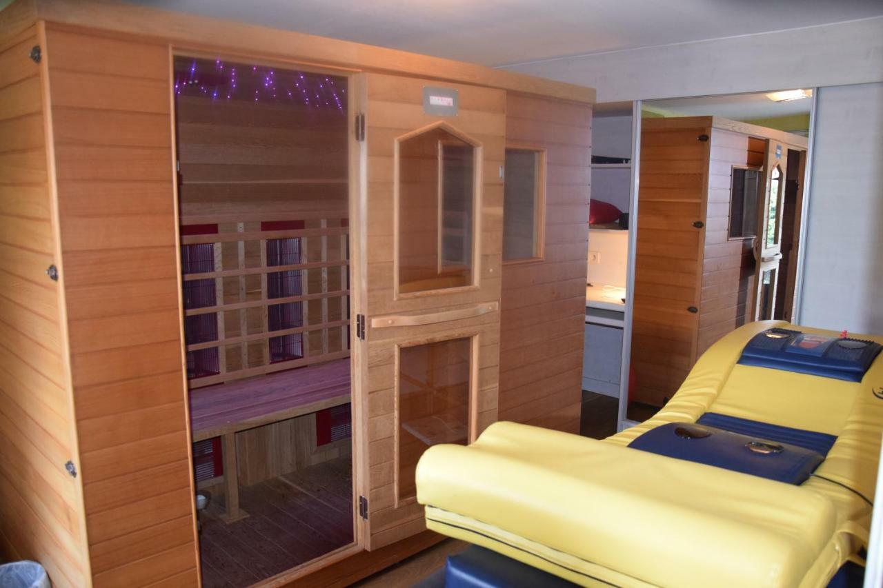 Le Chateau De Frankie Spas-Saunas Grand-Reng Екстериор снимка
